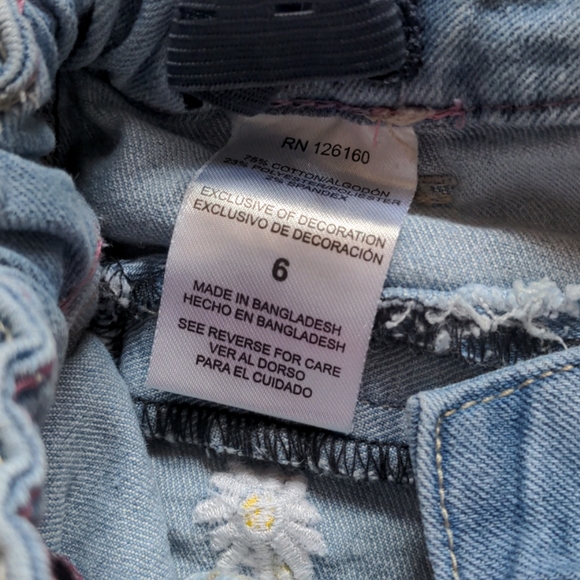 Betsy Johnson Distressed Flower Denim Shorts - Picture 7 of 11